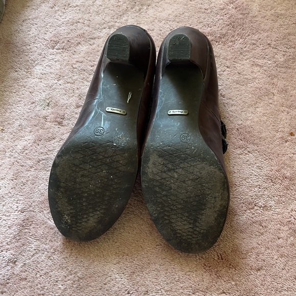 Spring size 39 heels - Picture 3 of 4